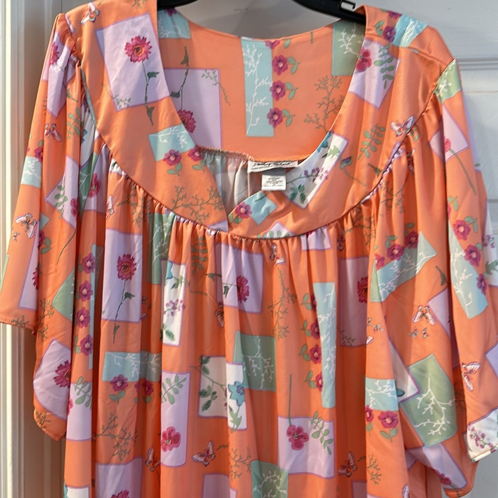 Anthony Richards Sweetheart Neck Lounger 5X